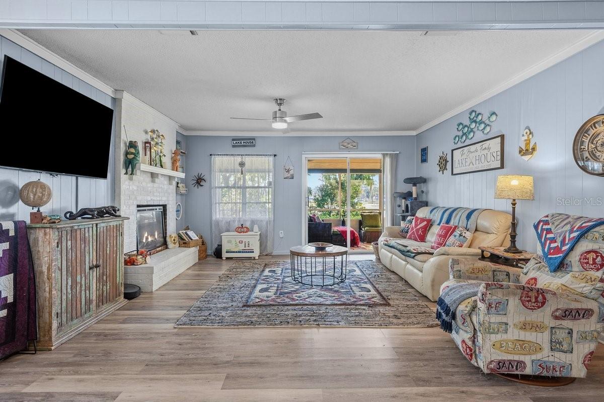 GRANDIN LAKE SHORES SUB - Residential