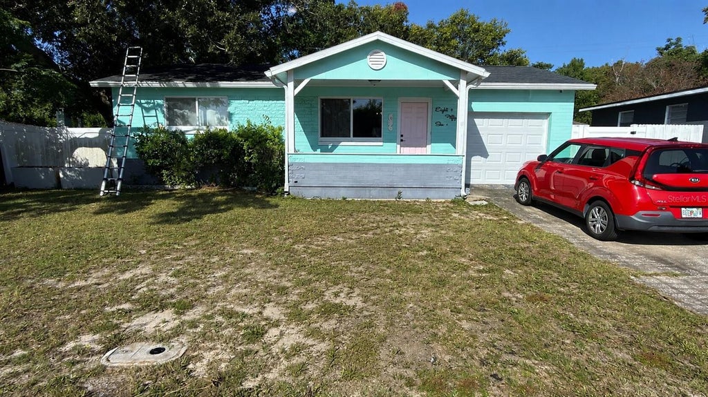 Photo of 856 Berkshire Road, Daytona Beach, FL 32117 (MLS # TB8531786)