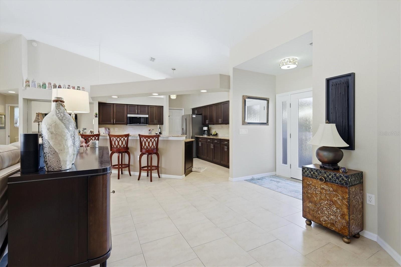 3746 SURREY LANE, SARASOTA, FL, 34235 4 3746 SURREY LANE