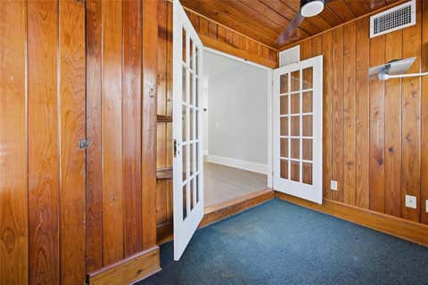 Tiny photo for 527 NE 8th Avenue, Ocala, FL 34470 (MLS # OM725962)