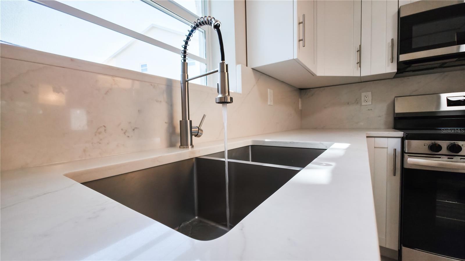 SCOTTS JUNGLEWOOD BCH CLUB - Residential Lease