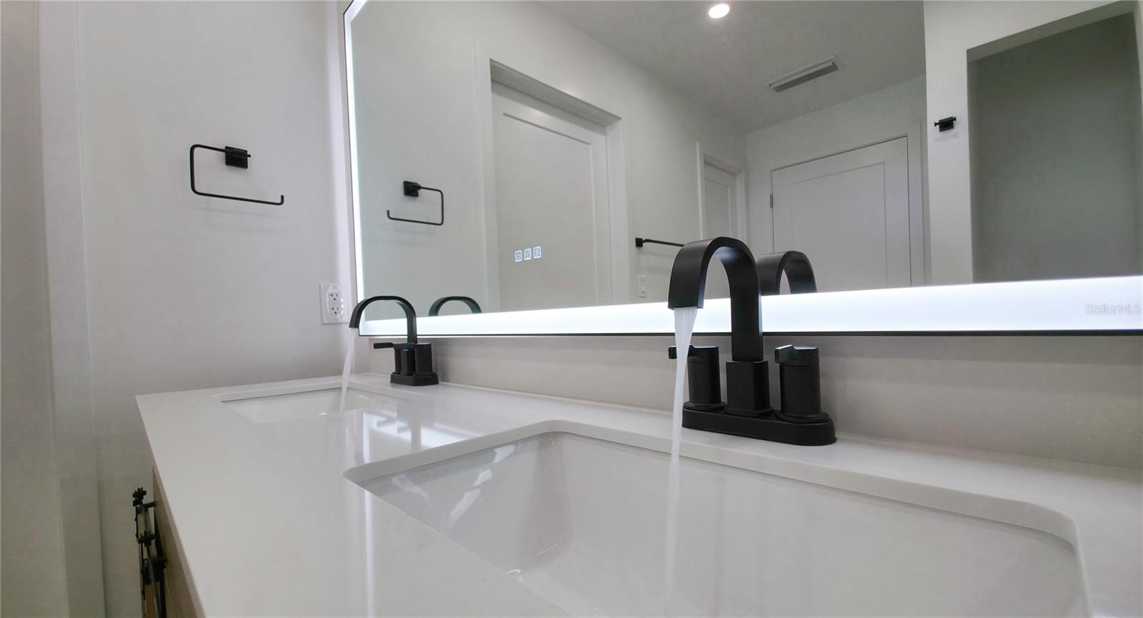 SCOTTS JUNGLEWOOD BCH CLUB - Residential Lease