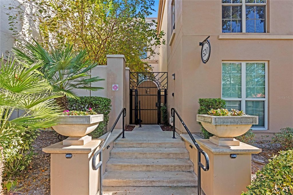 Photo of 520 S Armenia Avenue #1226, Tampa, FL 33609 (MLS # TB8451774)