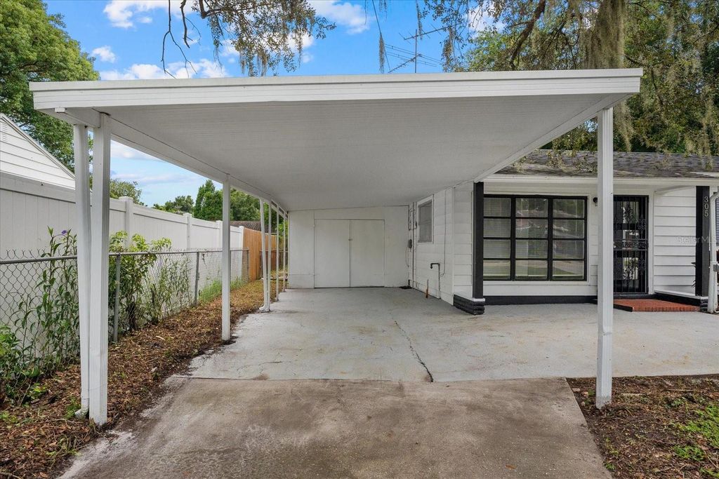 Photo of 305 E Bougainvillea Avenue, Tampa, FL 33612 (MLS # S5139421)