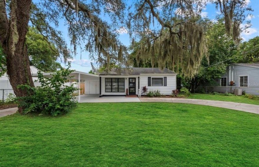 Location, opportunity, and potential—all in one property! This exceptional 4-bedroom, 2-bath home is perfectly situated just 7 minutes from vibrant Downtown Tampa. Featuring a brand-new roof and an impressive 6,500 sqft lot, this property offers endless possibilities: future expansions, outdoor living designs, or a prime value-add investment.
The oversized lot, paired with its fast-growing location, makes this home a rare market opportunity. Ideal for buyers seeking a spacious primary residence or investors looking to capitalize on appreciation and strong rental demand.
Homes with this combination of premium location, potential, and key upgrades are hard to come by—and when they hit the market, they don’t last.
Don’t miss out on this exceptional opportunity in the heart of Tampa!