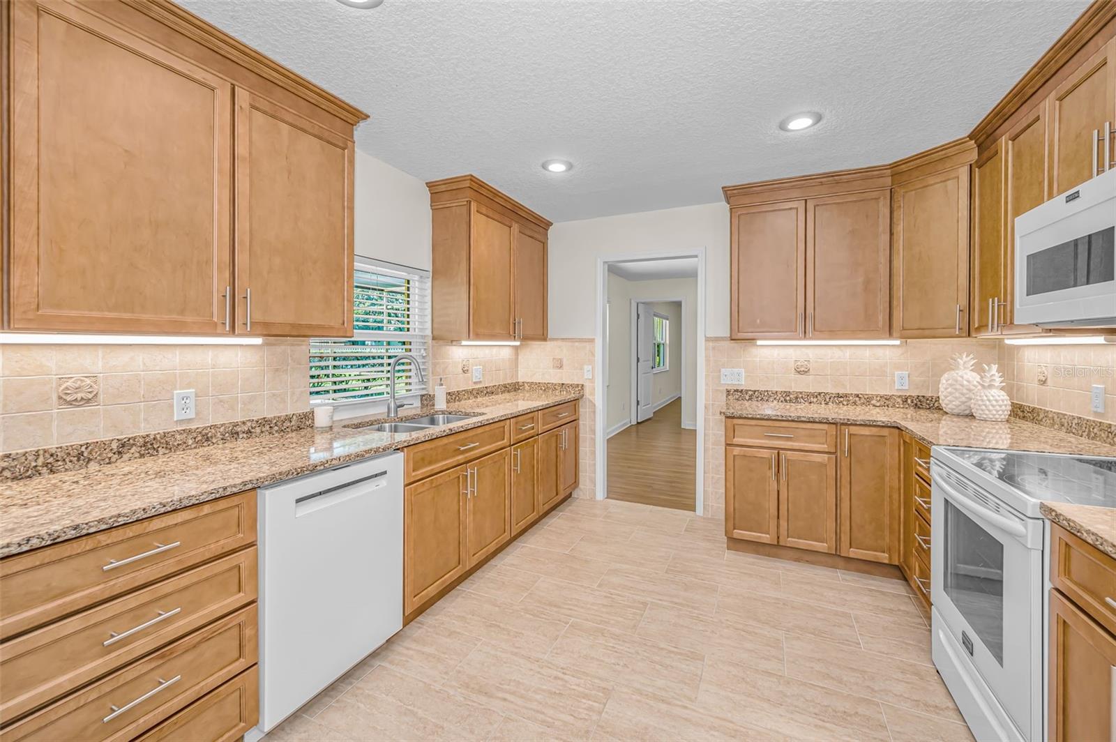 EAST LAKE WOODLANDS - Residential