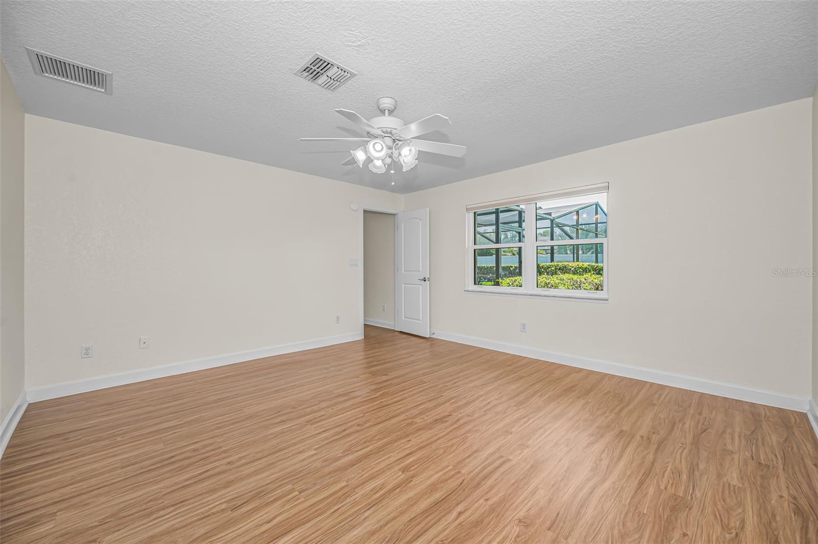 EAST LAKE WOODLANDS - Residential