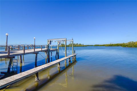 A home in SEMINOLE