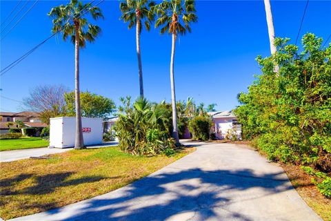 A home in SEMINOLE