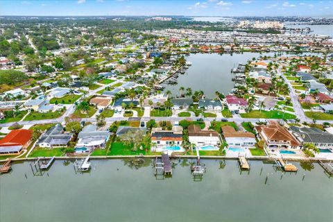 A home in SEMINOLE