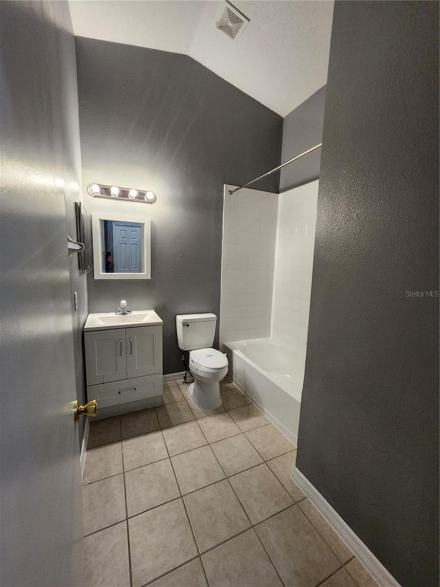 MEADOW POINTE PRCL 16 - Residential Lease