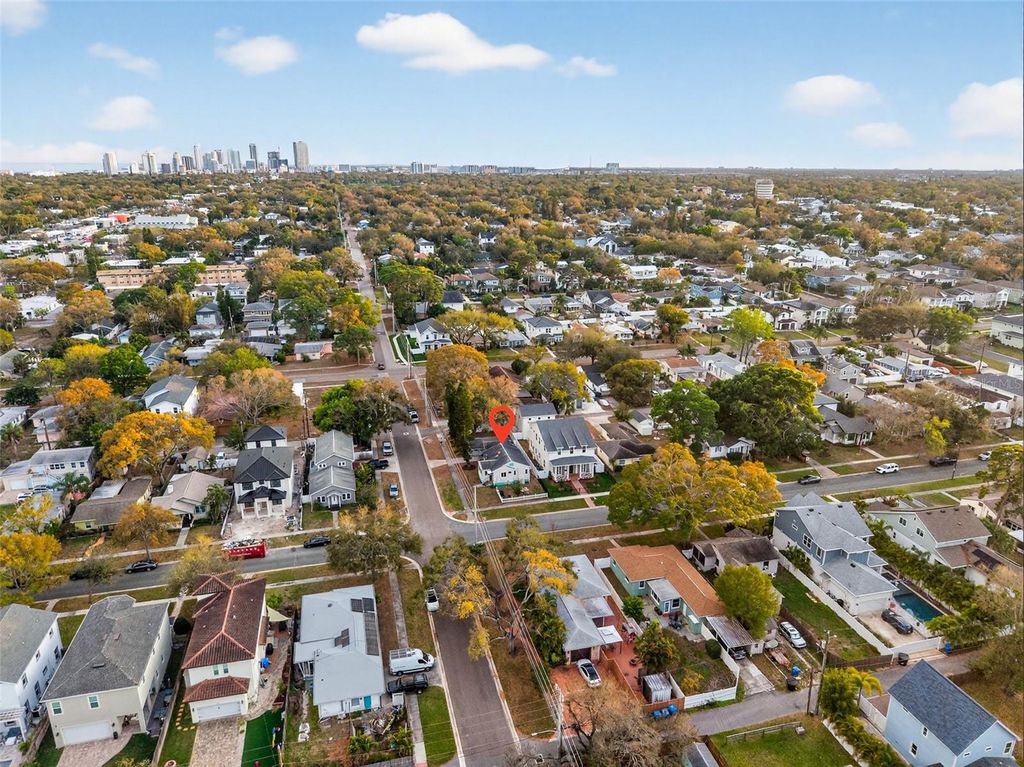 Photo of 500 35th Avenue N, St Petersburg, FL 33704 (MLS # TB8481942)