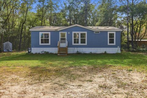 Photo of 19120 SW 49th Place, Dunnellon, FL 34432 (MLS # OM715115)