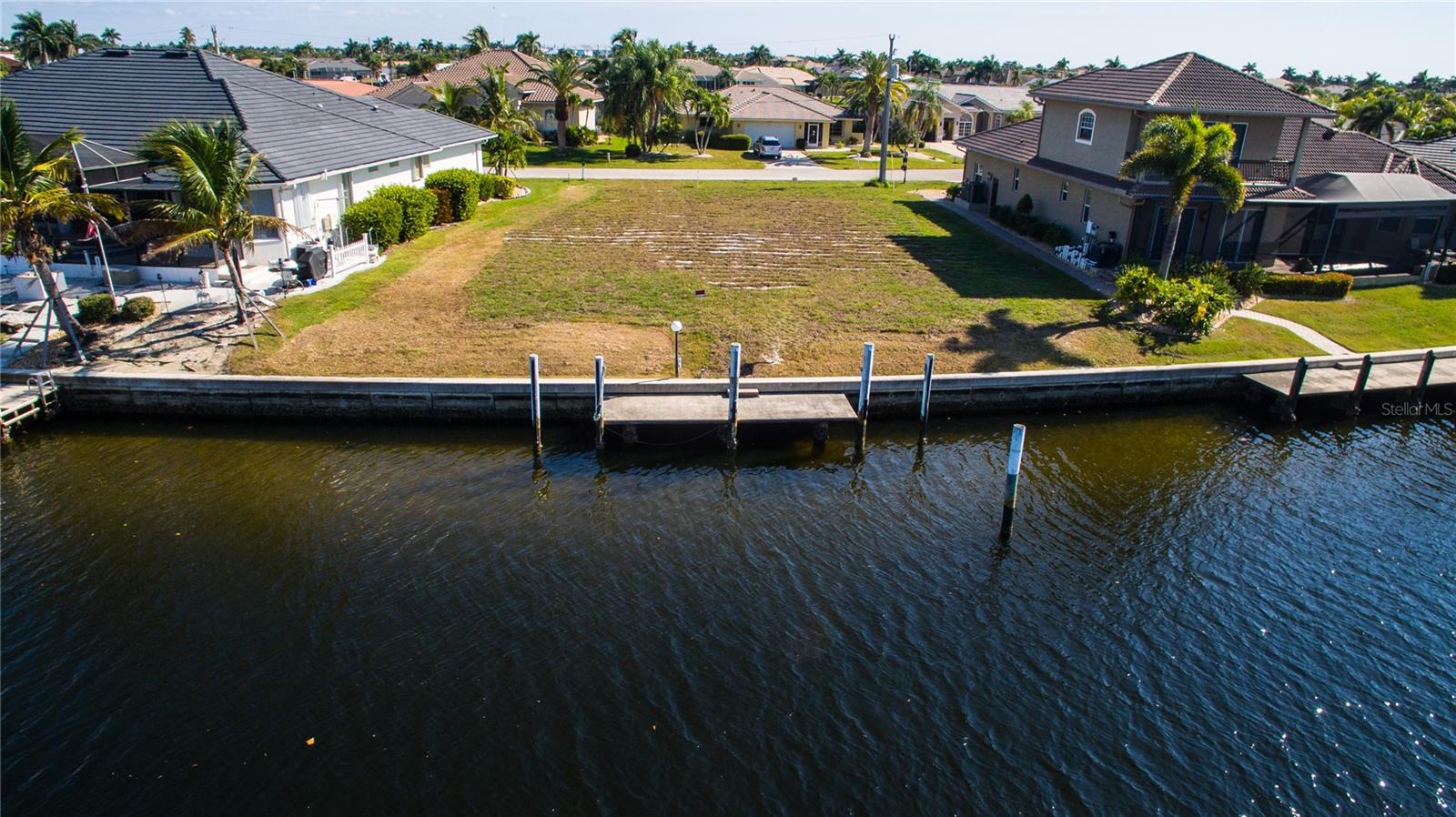 PUNTA GORDA ISLES SEC 06 - Land