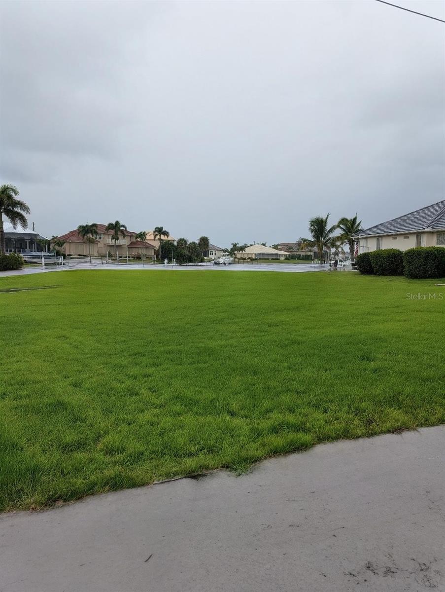PUNTA GORDA ISLES SEC 06 - Land