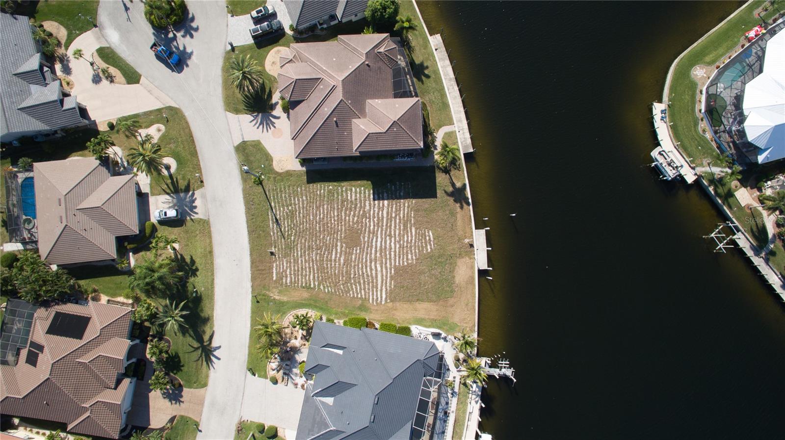 PUNTA GORDA ISLES SEC 06 - Land