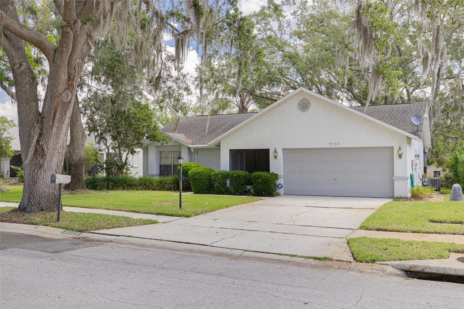 3569 OAK LAKE DRIVE