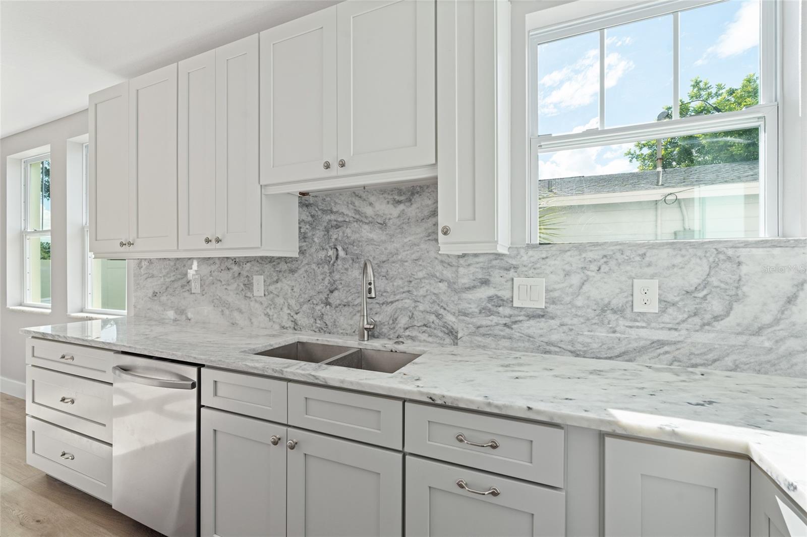 3161 EMERSON AVENUE S