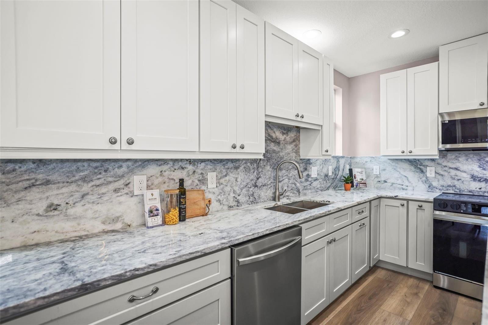 3161 EMERSON AVENUE S