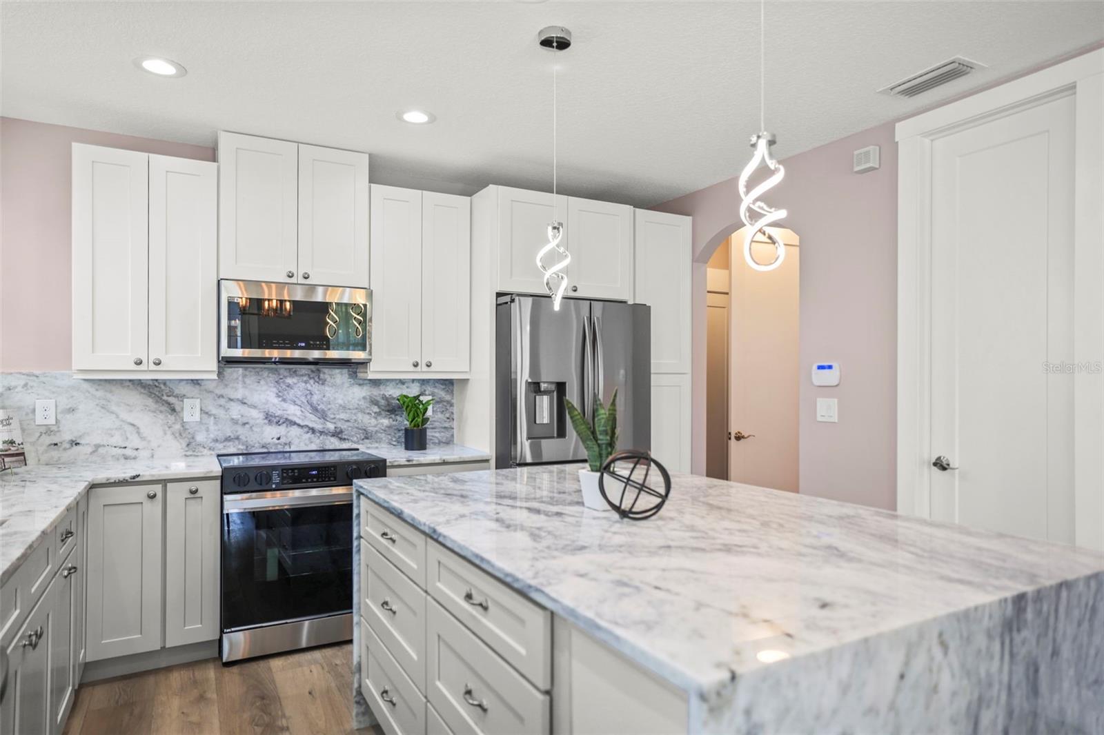 3161 EMERSON AVENUE S