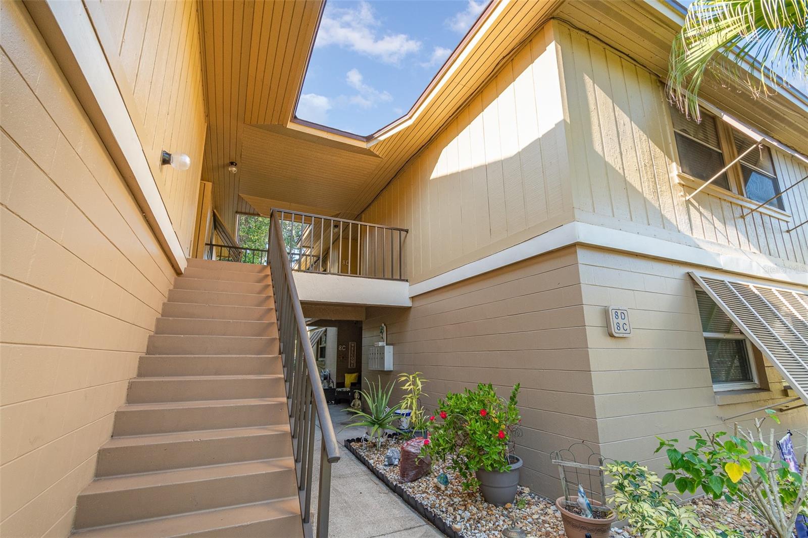 LAKESIDE CONDO APTS - Residential