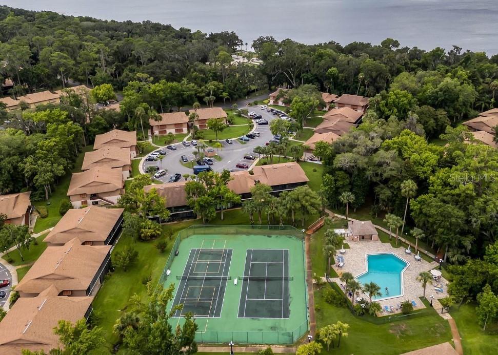 LAKESIDE CONDO APTS - Residential