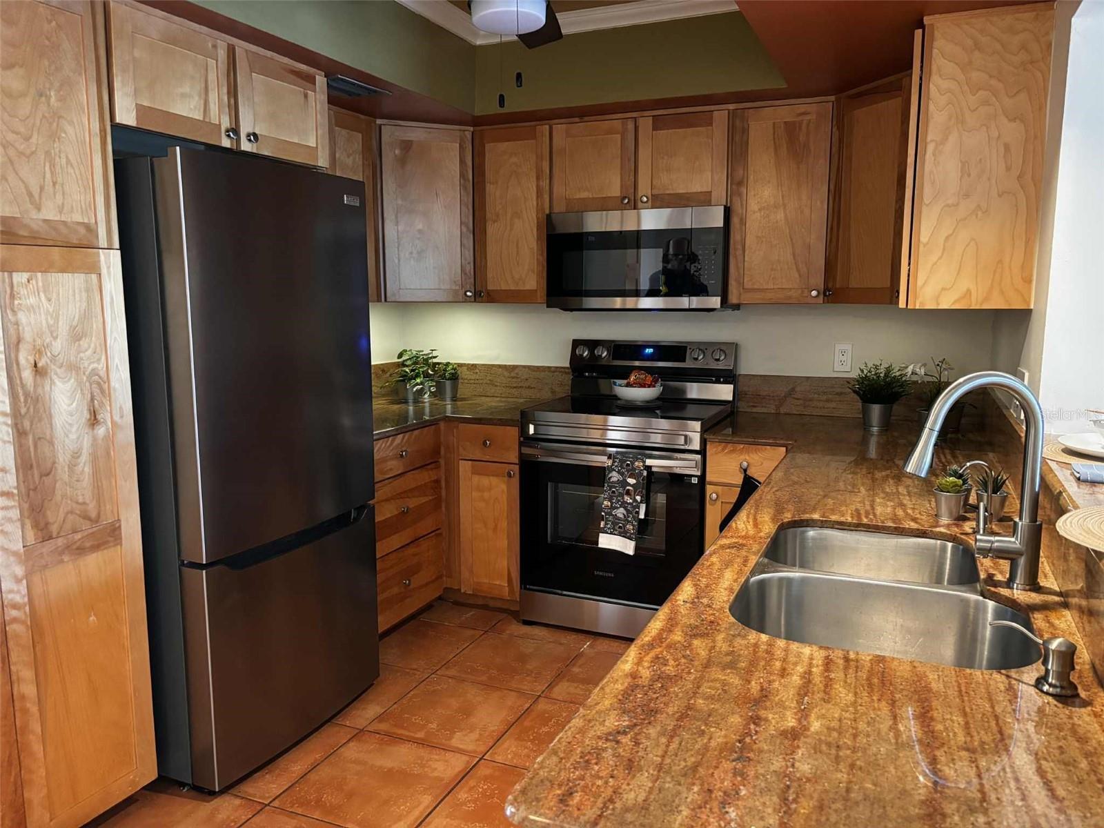 LAKE FOREST UNIT 6 B - Residential Lease