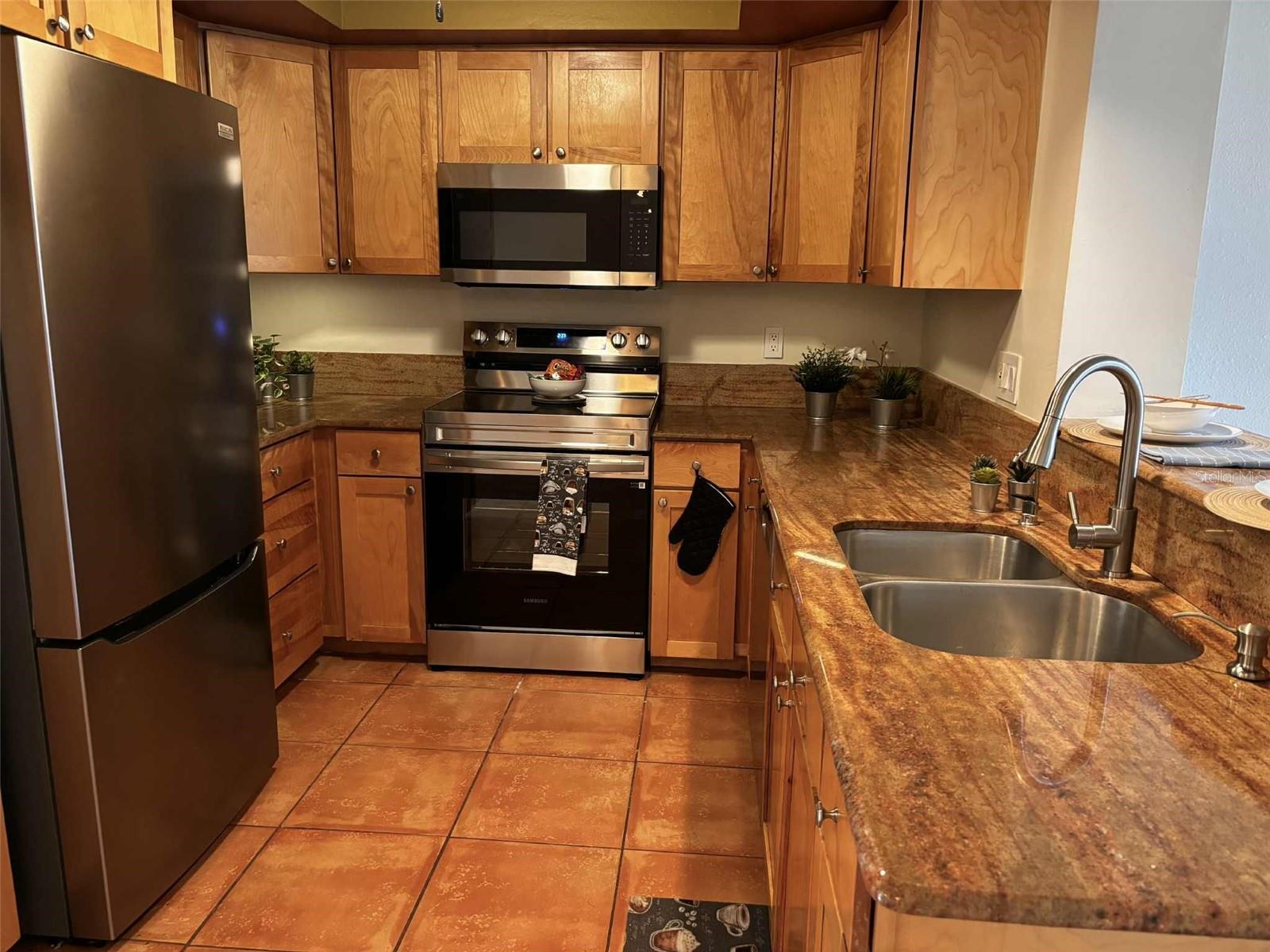 LAKE FOREST UNIT 6 B - Residential Lease