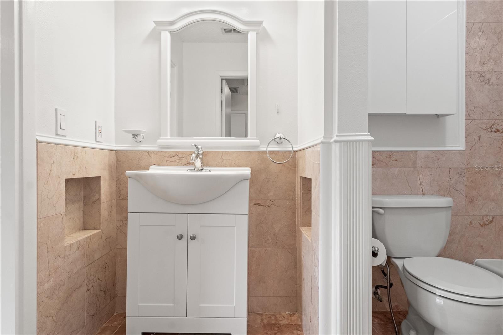 LAKE FOREST UNIT 6 B - Residential Lease