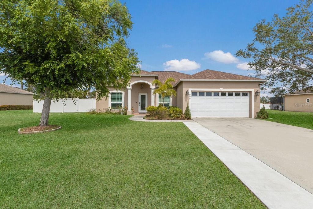 Photo of 1606 22nd Avenue W, Palmetto, FL 34221 (MLS # A4651509)