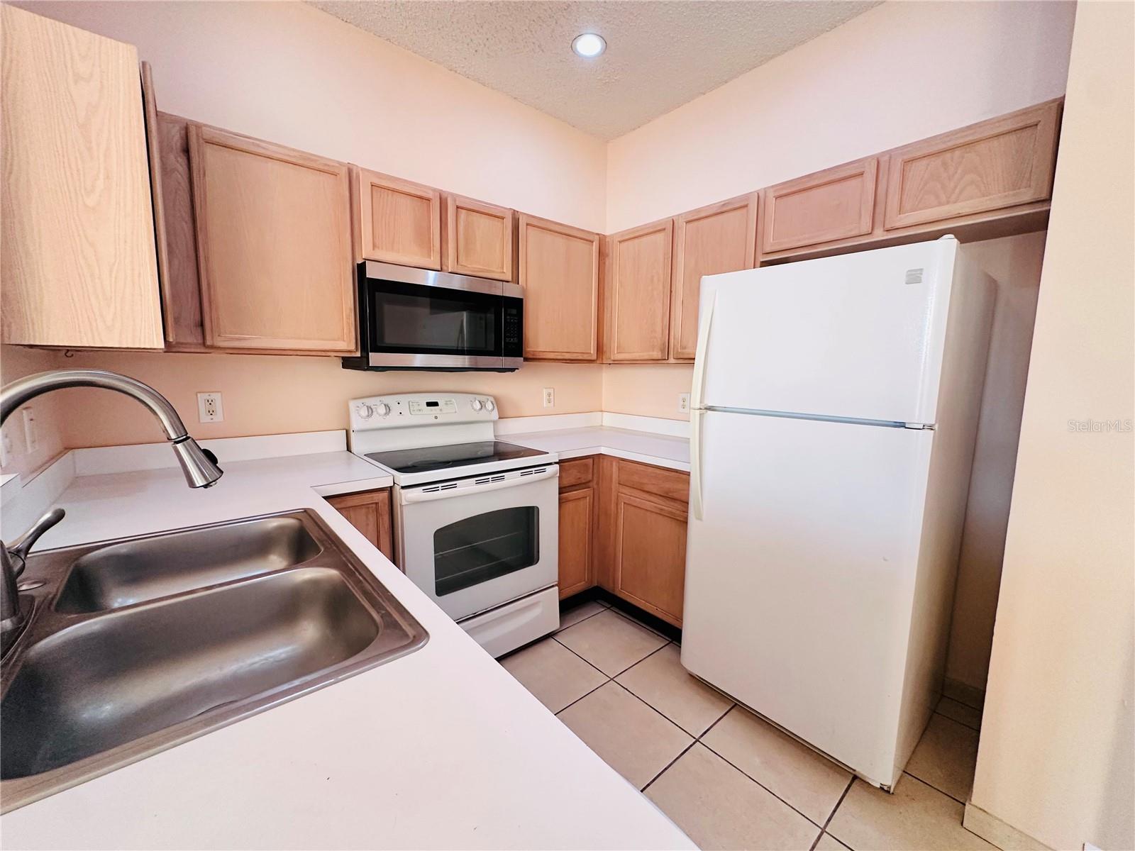 SUMMERFIELD - Residential Lease