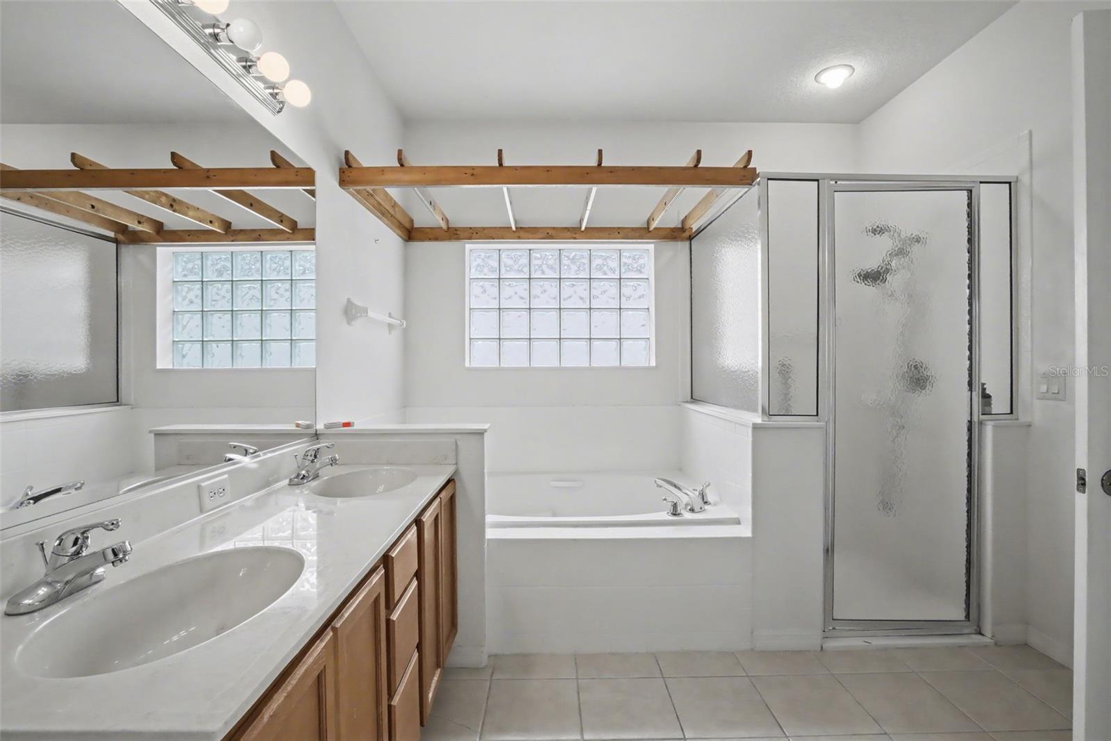 PLANTATION/LEESBURG LAUREL VLY - Residential