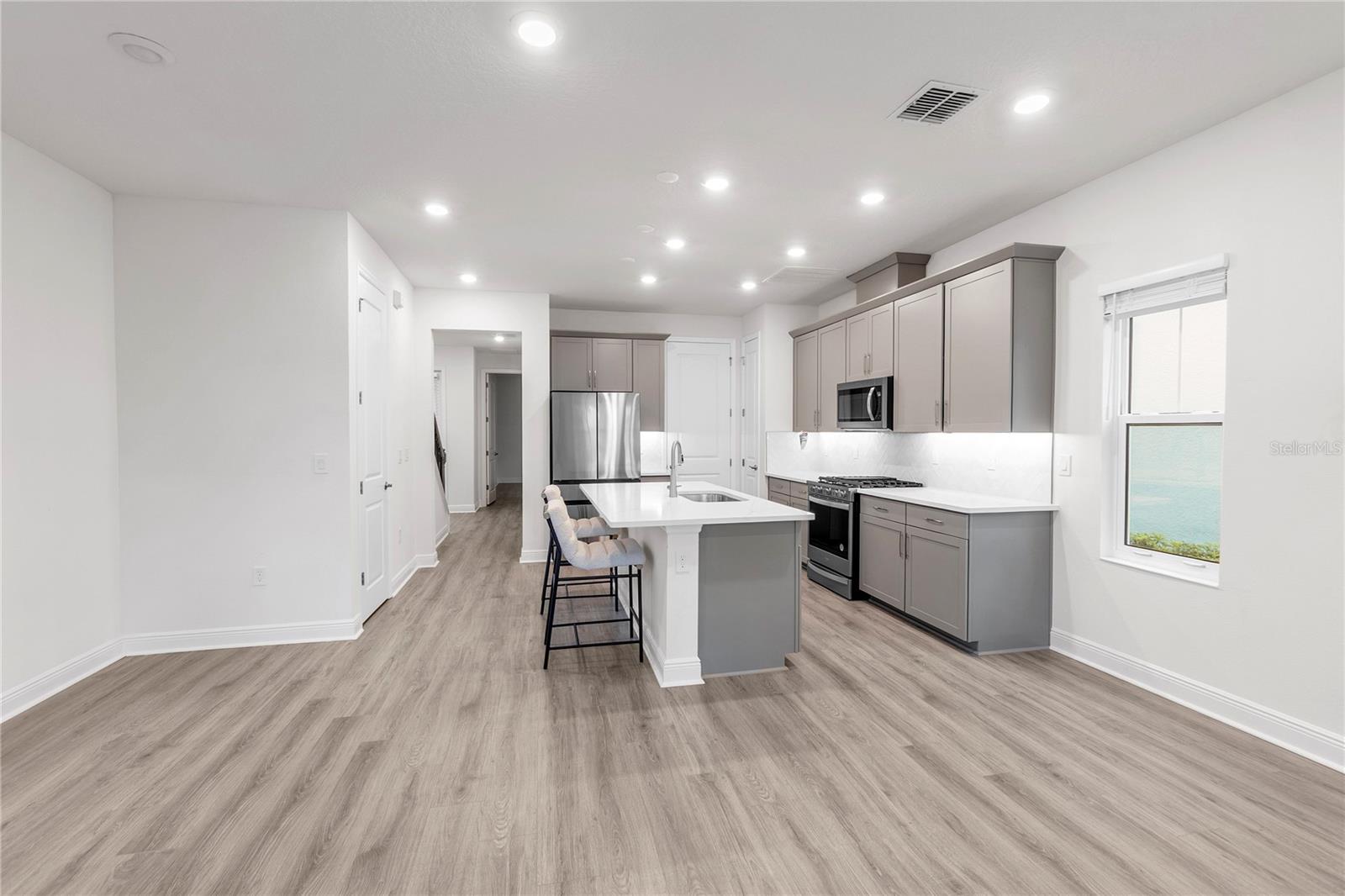 BUNGALOW WALK LAKEWOOD RANCH NEIGHBORHOOD - Residential