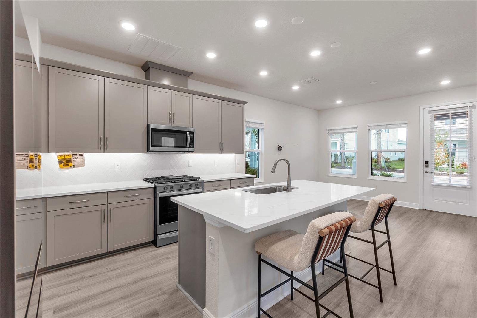 BUNGALOW WALK LAKEWOOD RANCH NEIGHBORHOOD - Residential