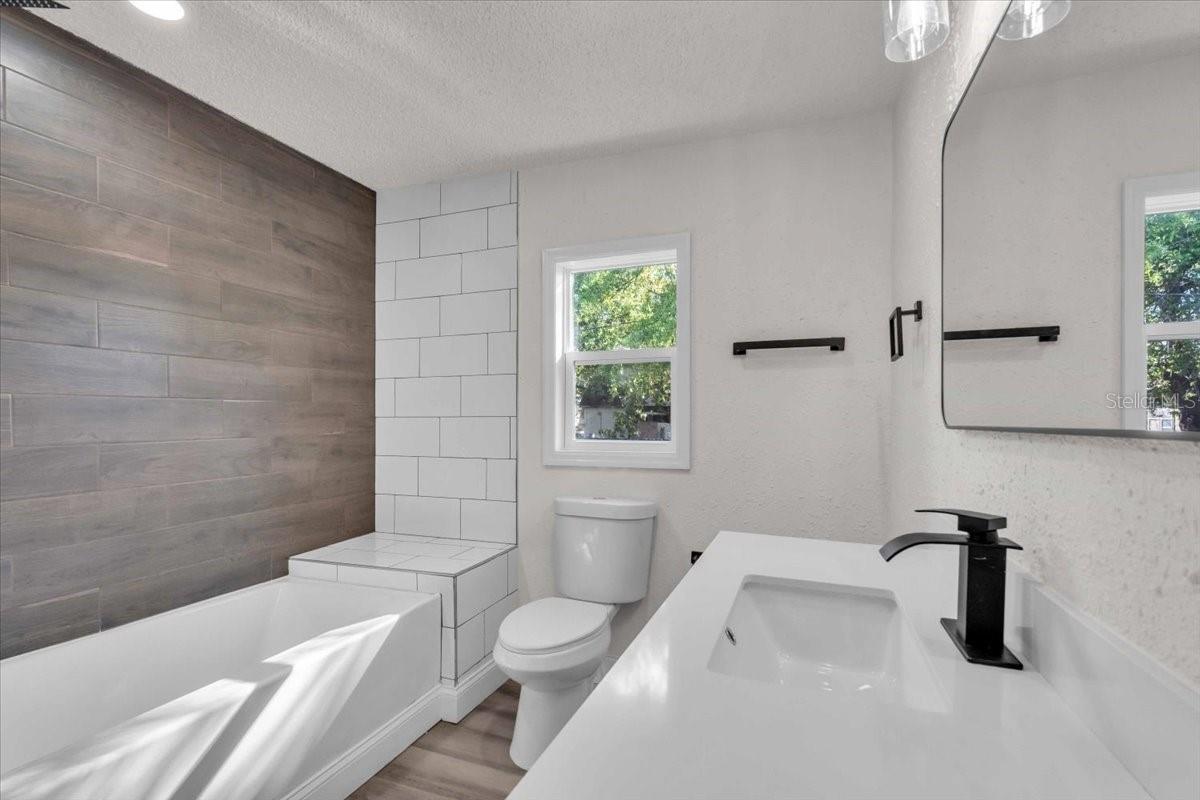 LA CARBAYERA - Residential Lease