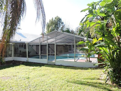 A home in LAKE WALES