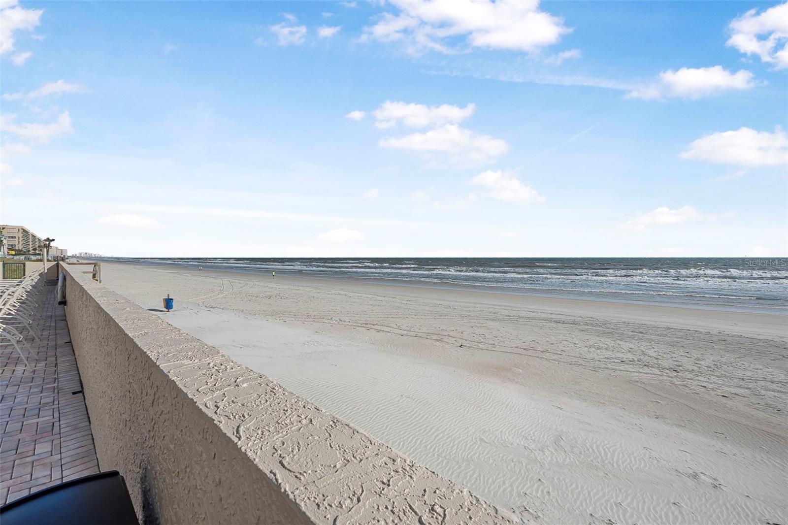 TOWERS 09 CONDO - Residential