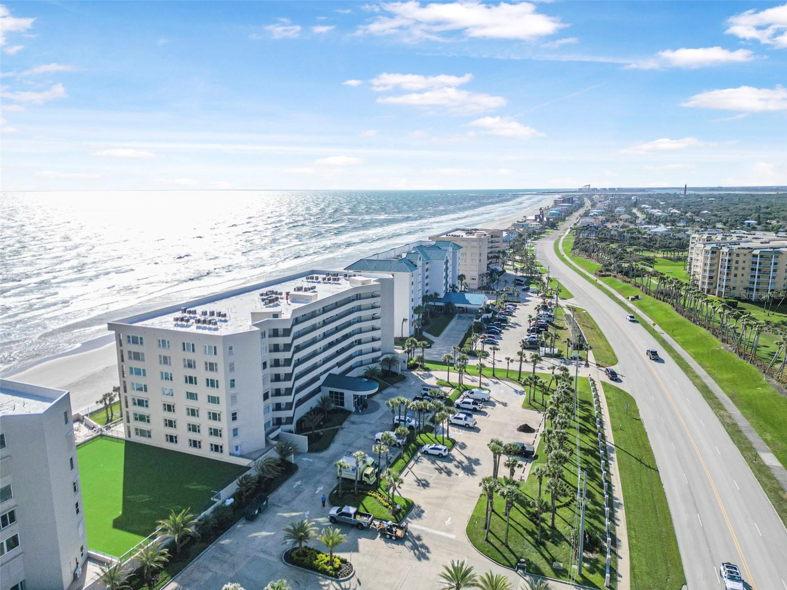 TOWERS 09 CONDO - Residential