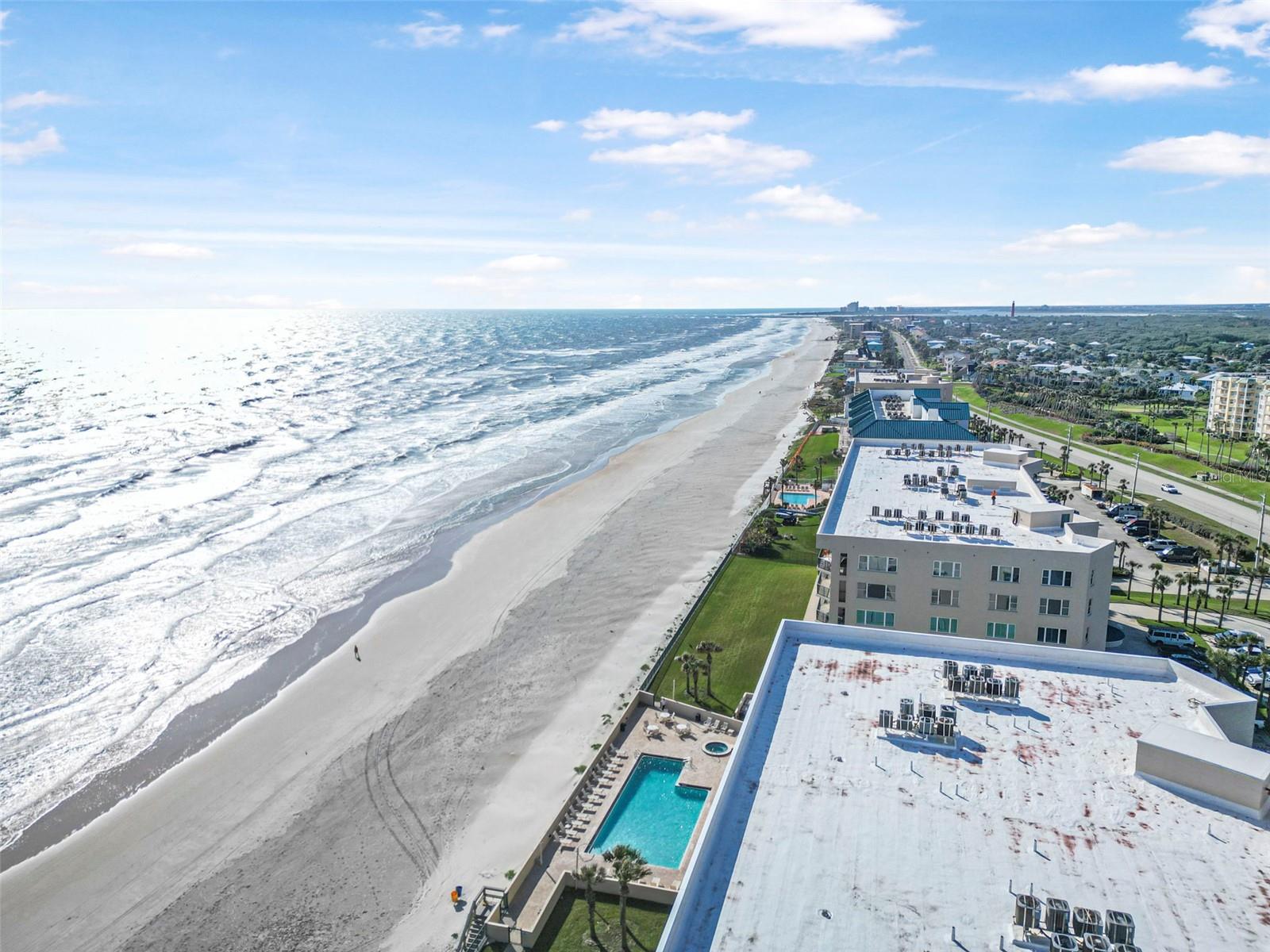 TOWERS 09 CONDO - Residential