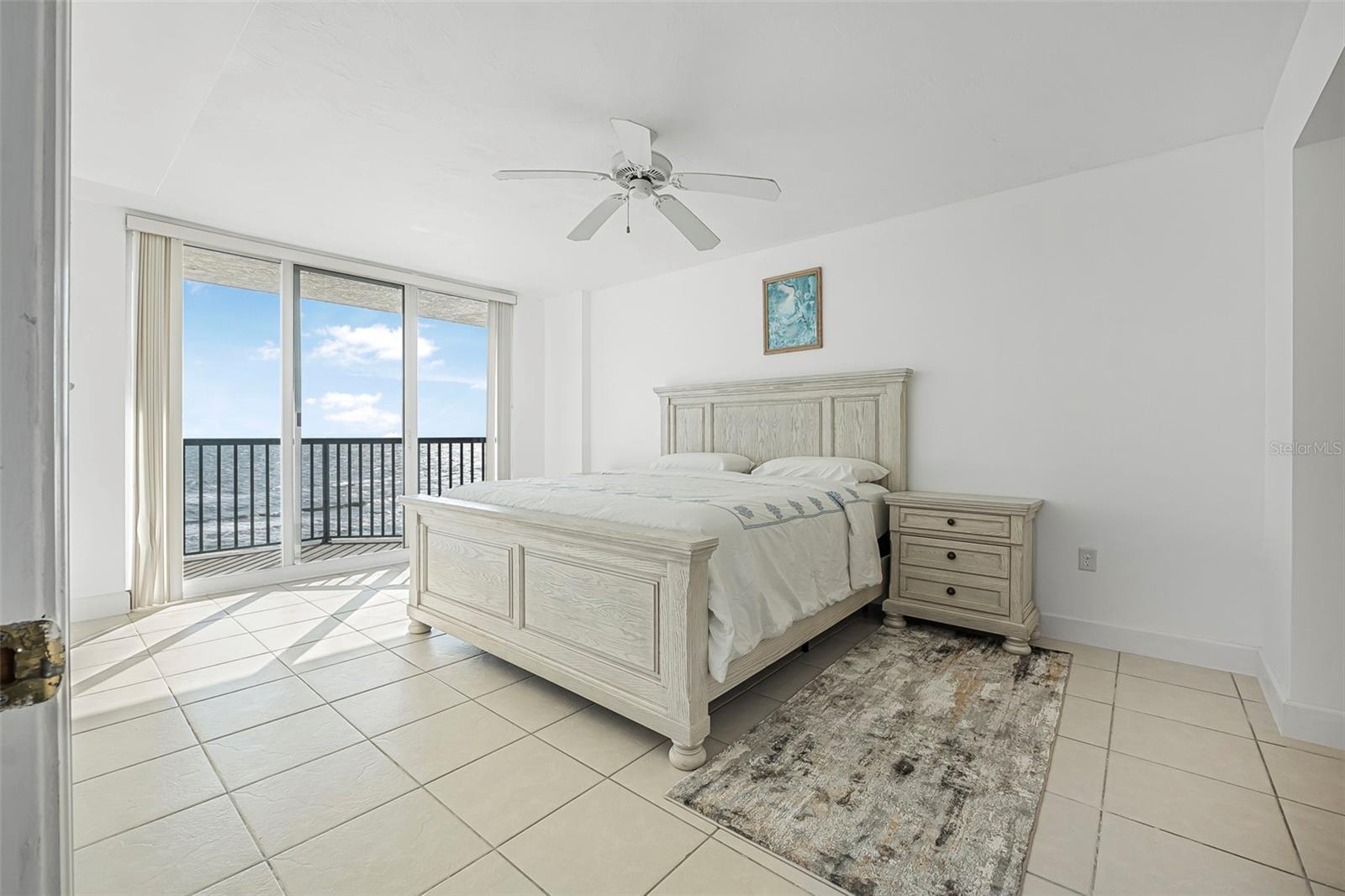 TOWERS 09 CONDO - Residential