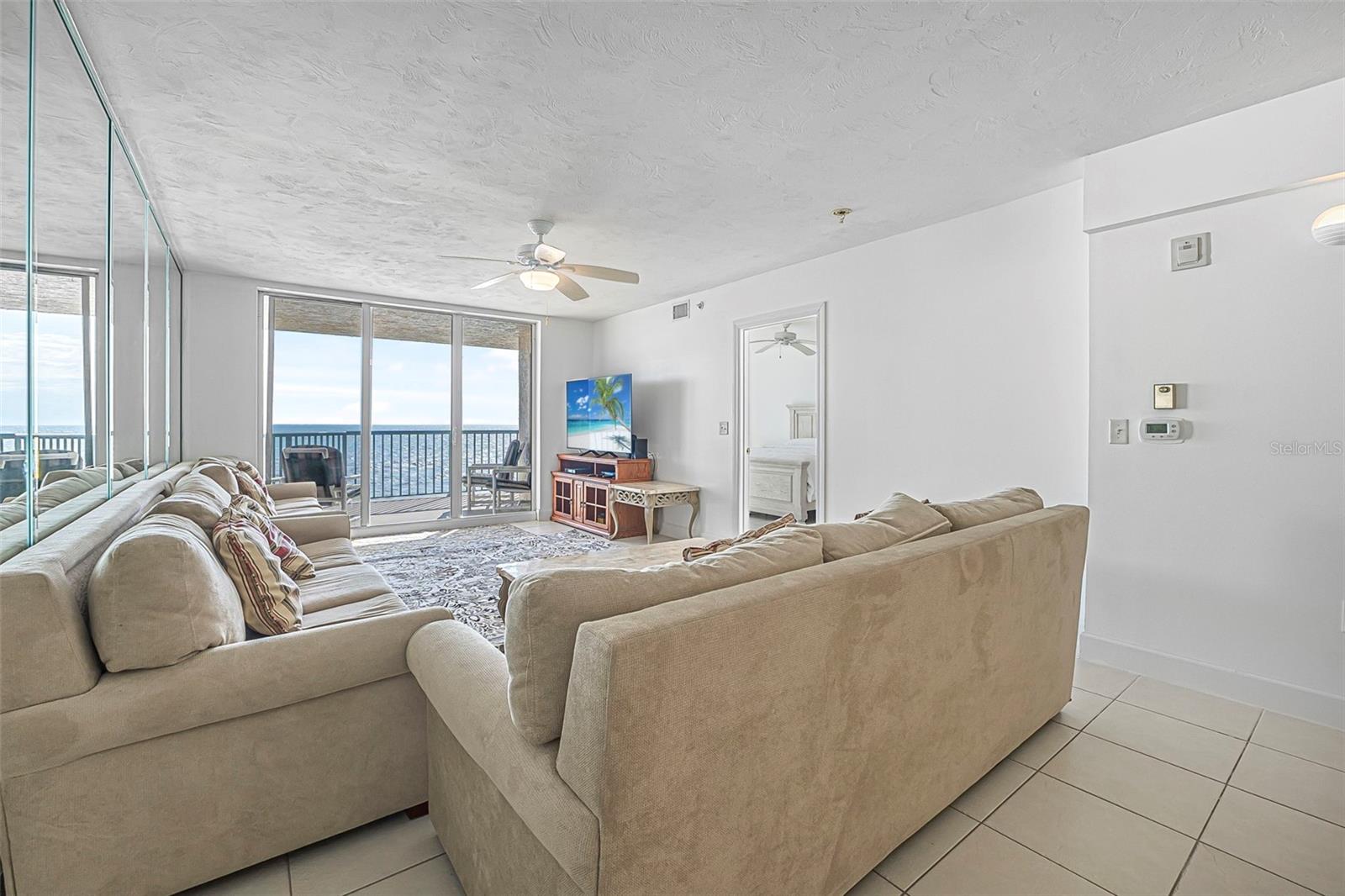 TOWERS 09 CONDO - Residential