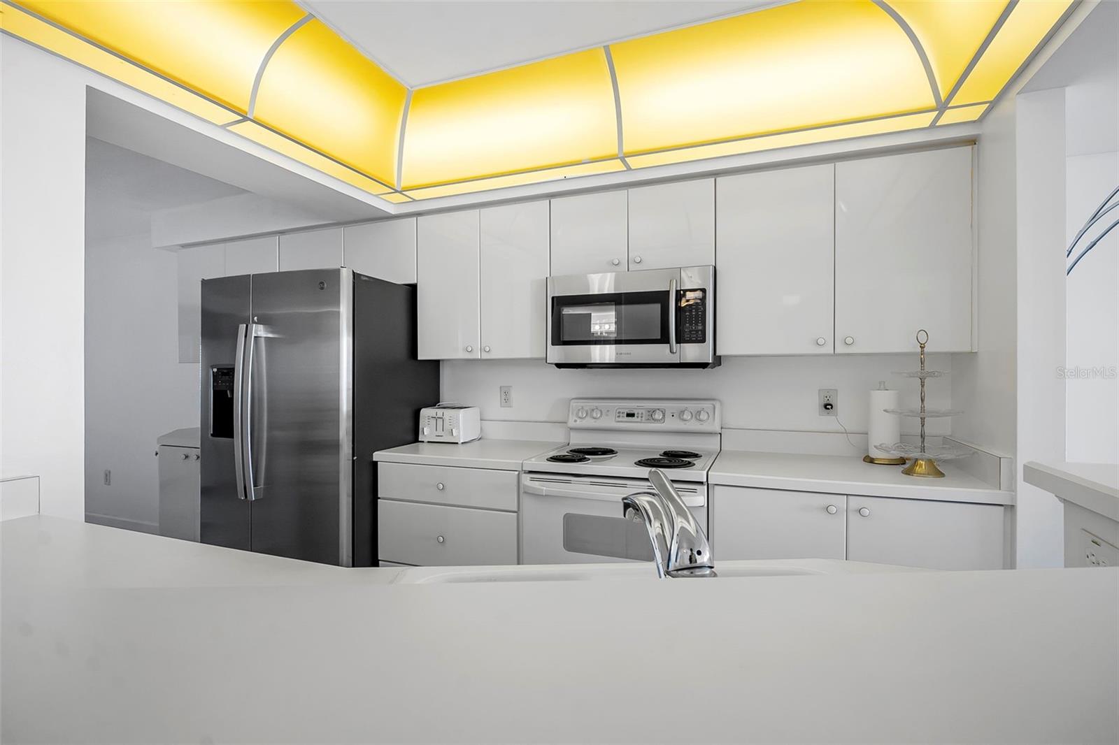 TOWERS 09 CONDO - Residential