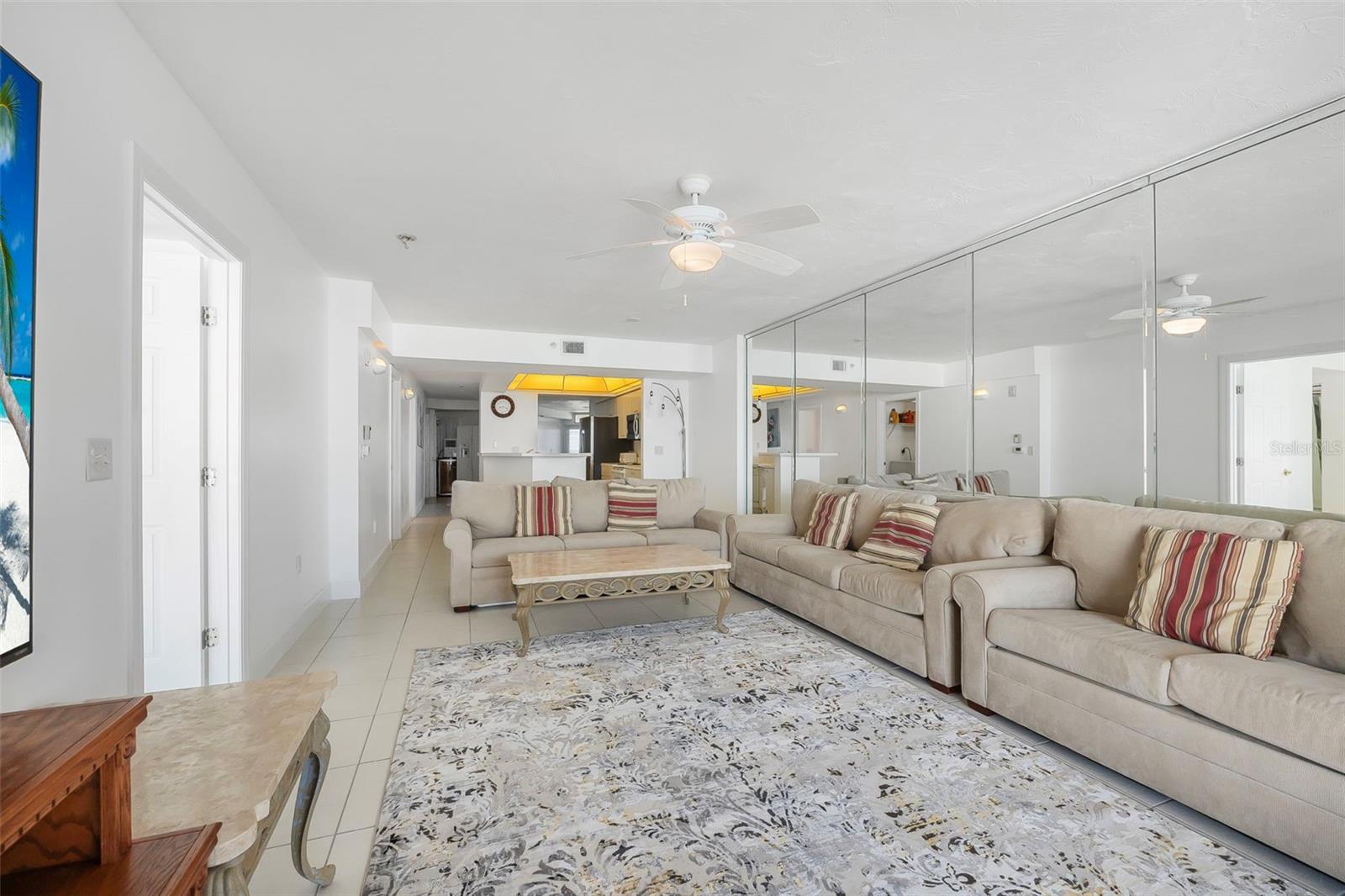 TOWERS 09 CONDO - Residential