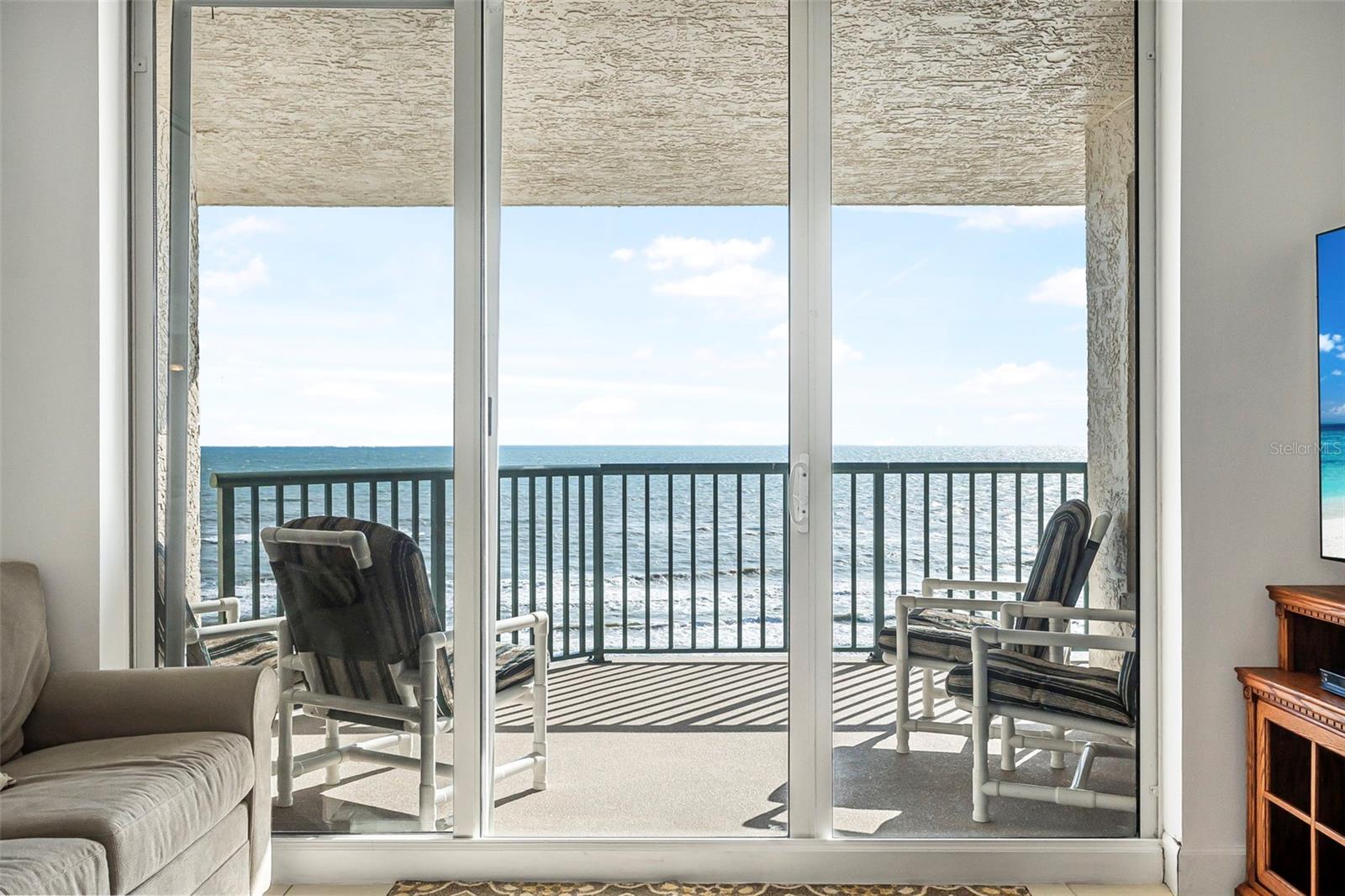 TOWERS 09 CONDO - Residential