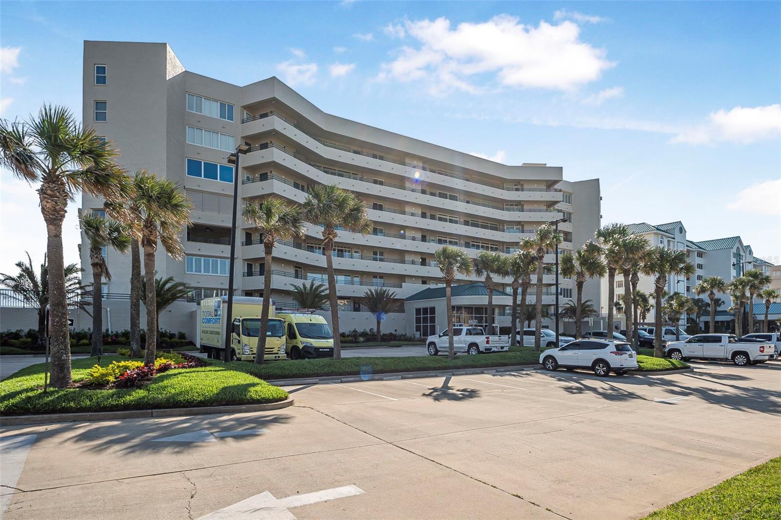 TOWERS 09 CONDO - Residential