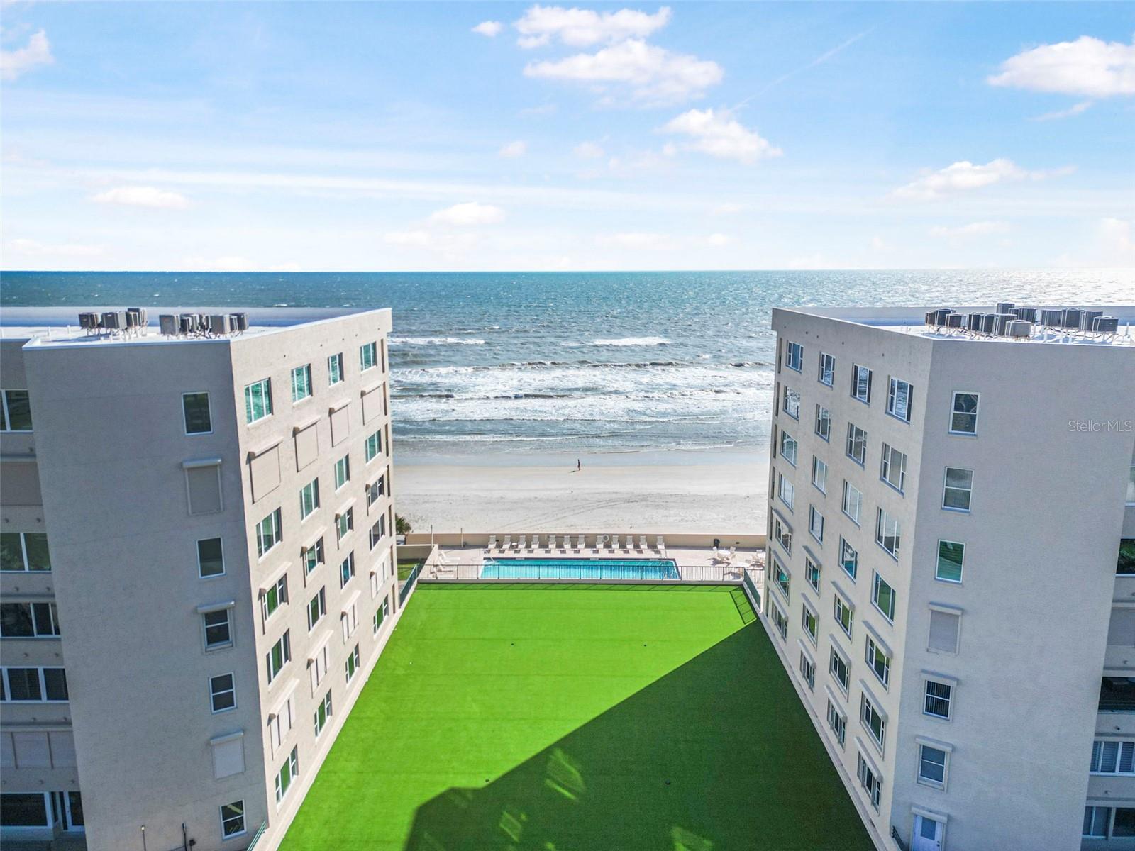 TOWERS 09 CONDO - Residential