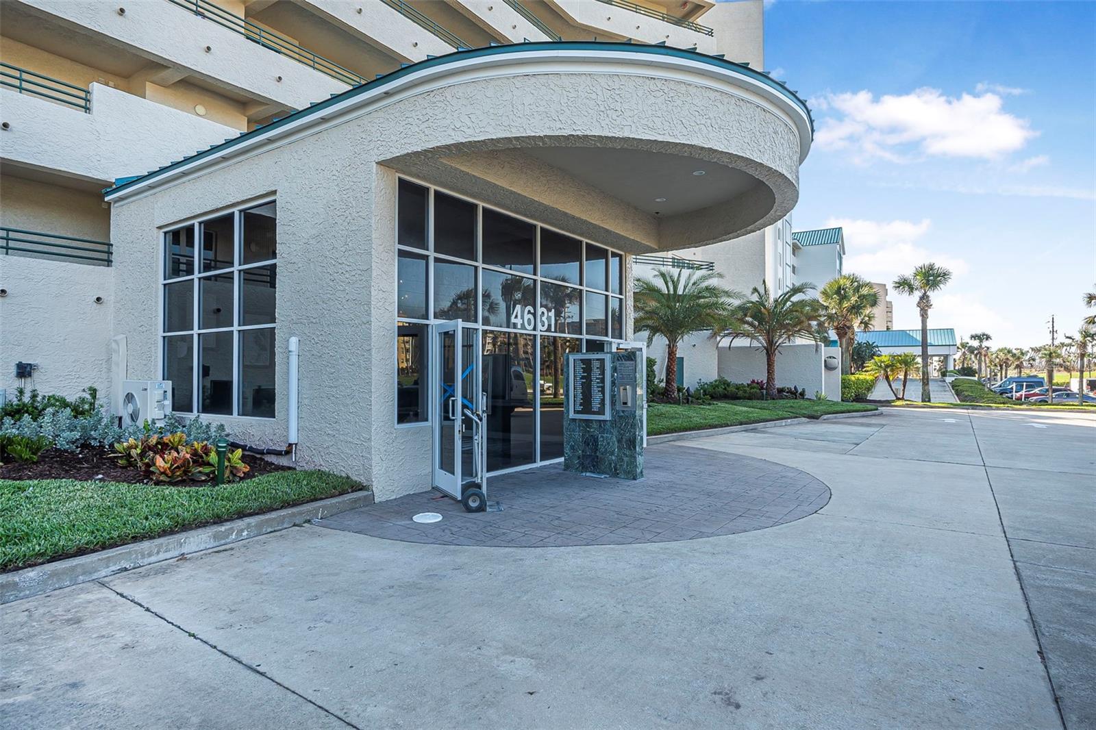 TOWERS 09 CONDO - Residential