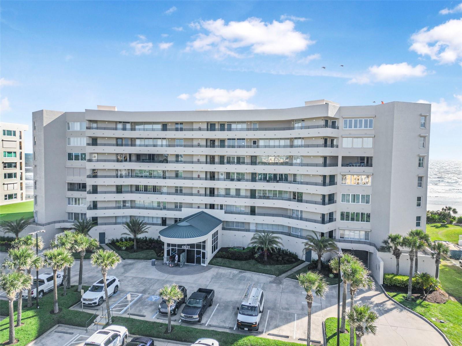 TOWERS 09 CONDO - Residential