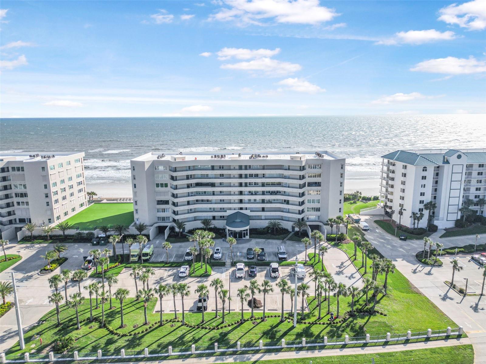 TOWERS 09 CONDO - Residential