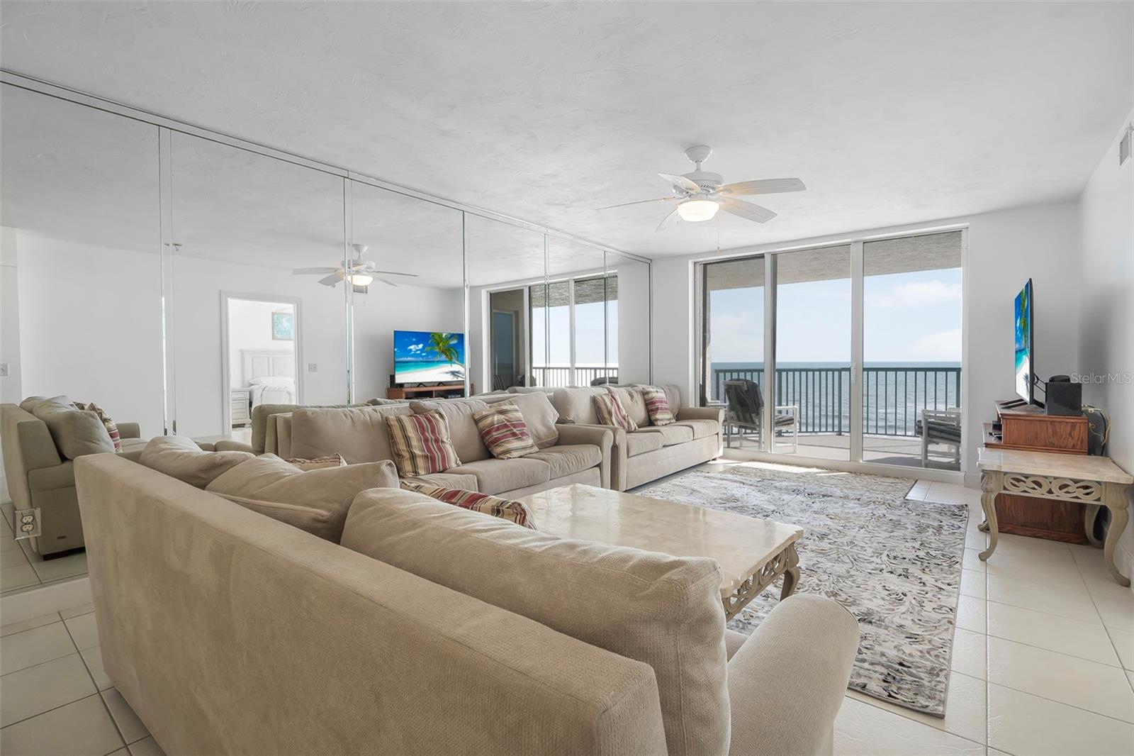 TOWERS 09 CONDO - Residential